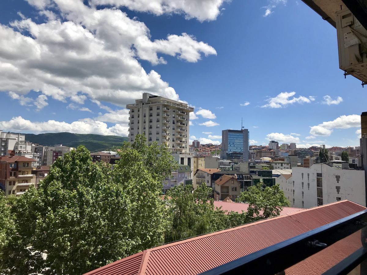 Redon'S City Center Apartment Pristina Eksteriør bilde