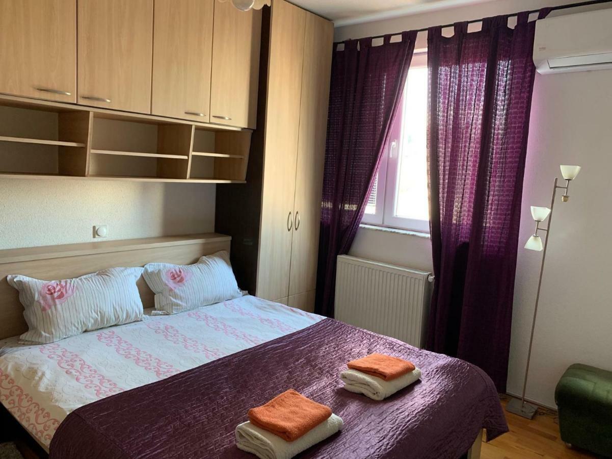 Redon'S City Center Apartment Pristina Eksteriør bilde